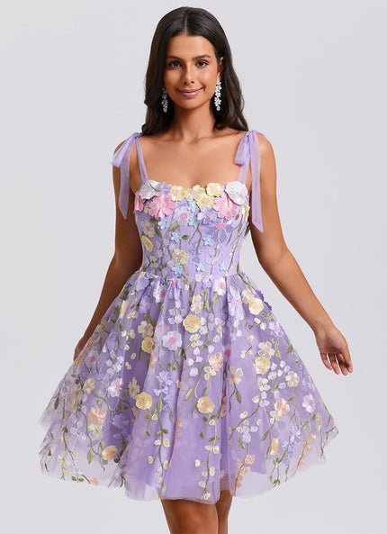 Robe Pastel Lilas Florale Courte Élégante