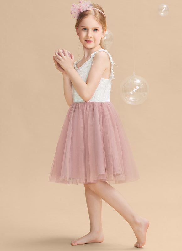 Robe Pastel Blanche Col V Dentelle Tulle