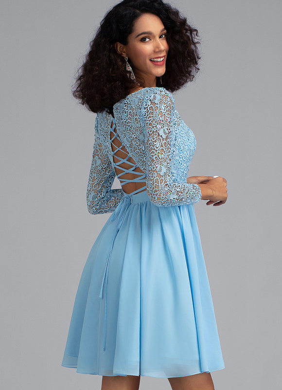 Robe Pastel Bleu Col Rond Dentelle