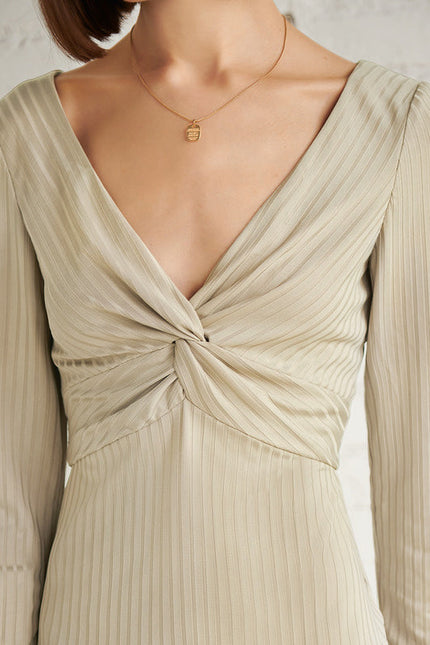 Robe Pastel Beige Col V Moulante Mini - gallery 1