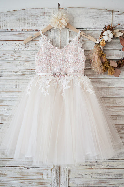 Robe Pastel Blanche Col V Dentelle Tulle