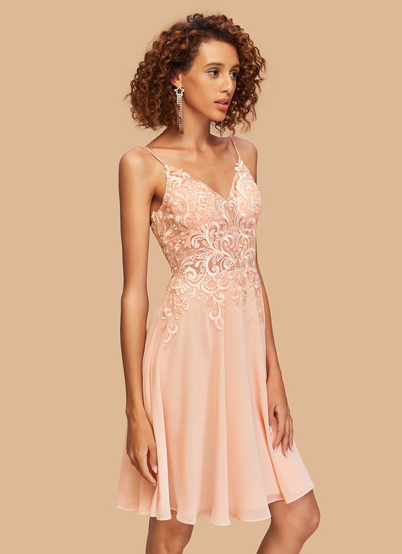 Robe Pastel Pêche Dentelle Trapèze Genou – Robes Pastel