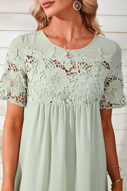 Robe Pastel Verte Dentelle Courte Élégante - gallery 1