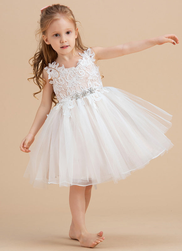 Robe Pastel Blanche Col V Dentelle Tulle