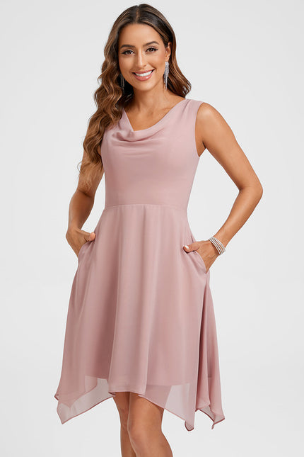 Robe Pastel Rose Col Bénitier Asymétrique