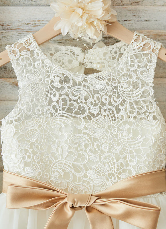 Robe Pastel Blanche Demoiselle D'Honneur Élégante - gallery 6