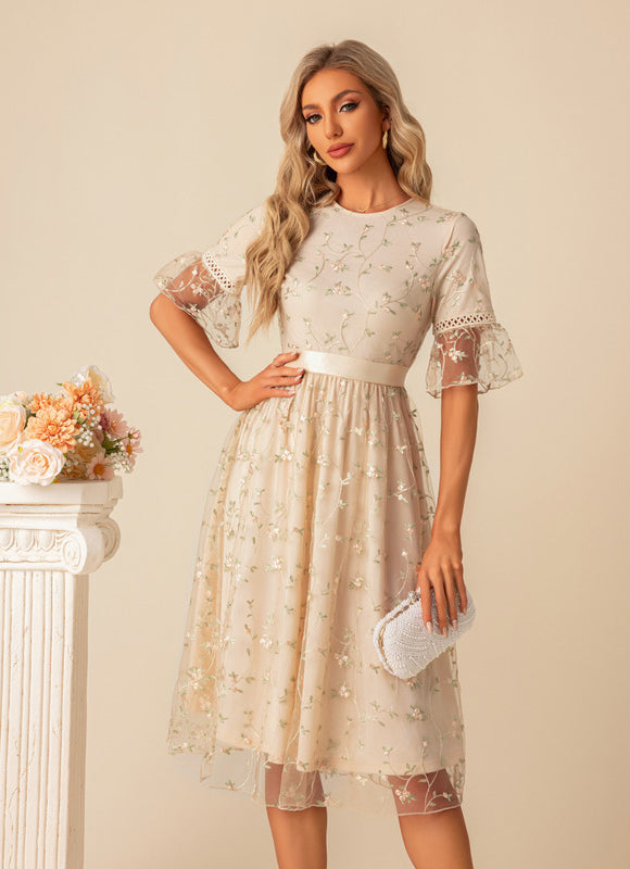 Robe Pastel Beige Trapèze Col Rond