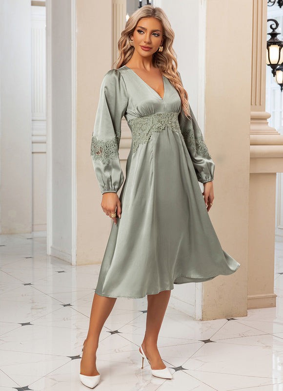 Robe Pastel Sage Col V Dentelle Midi - gallery 2
