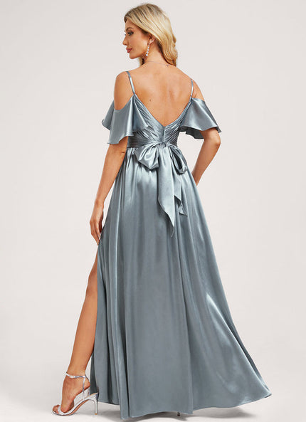 Robe Pastel Satin Bleu Décolleté Épaules