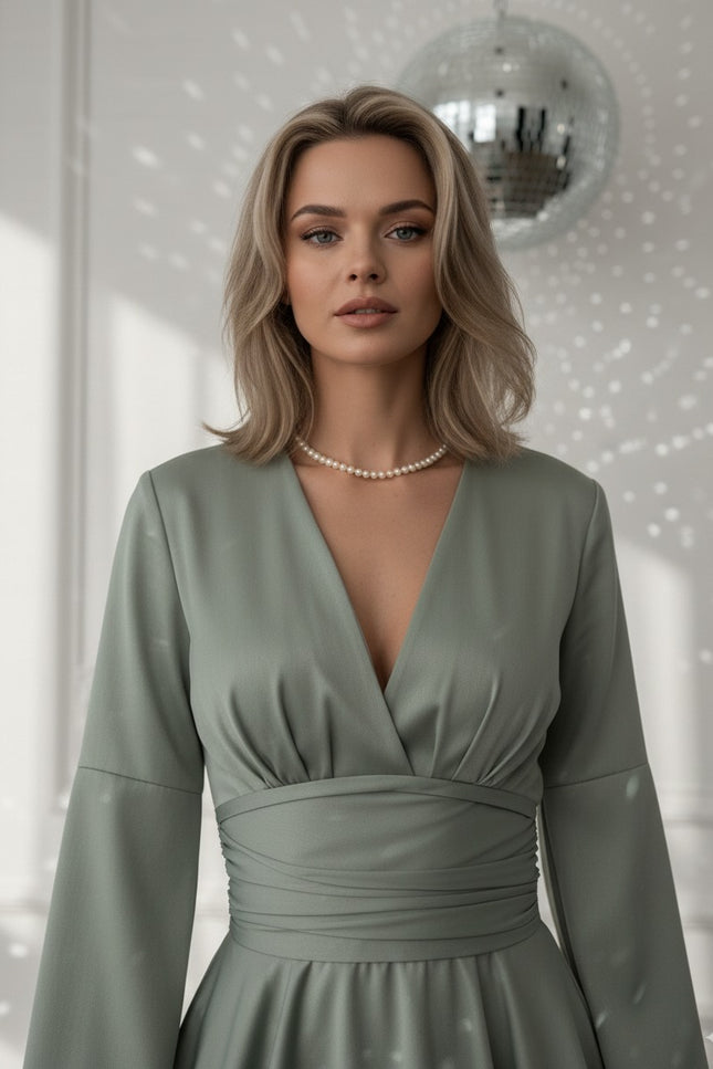 Robe Pastel Verte Satin Col V Midi