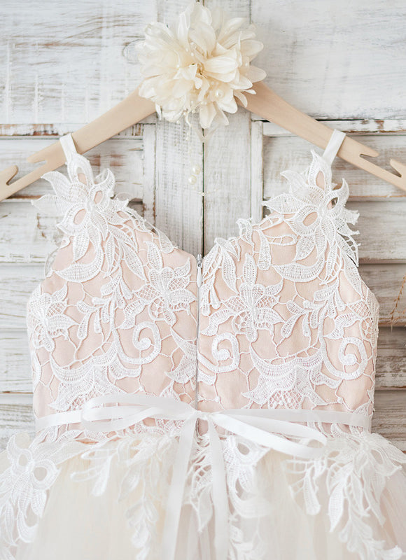Robe Pastel Blanche Col V Dentelle Tulle - gallery 3