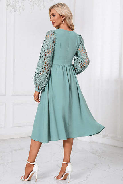 Robe Pastel Verte Col Rond Dentelle Midi - gallery 3