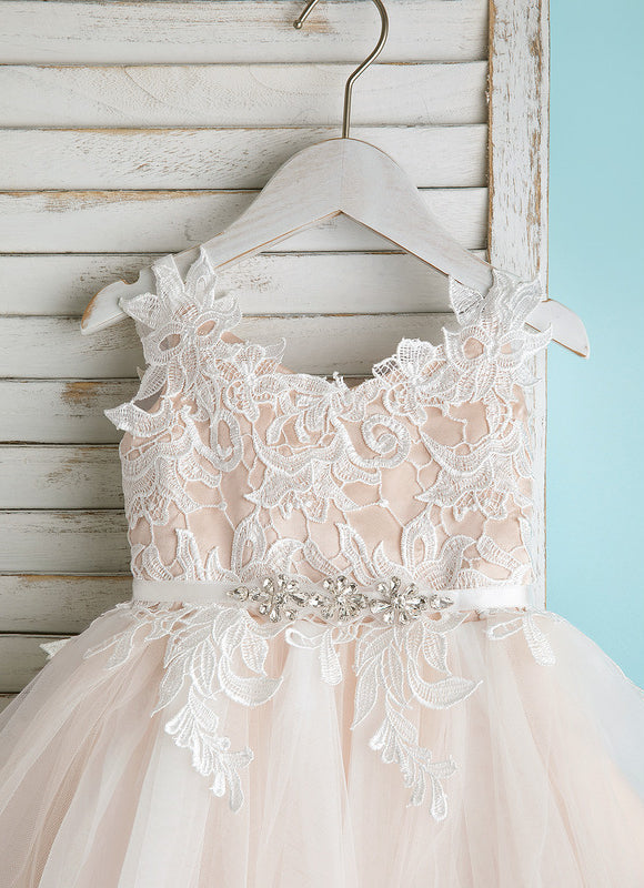 Robe Pastel Blanche Col V Dentelle Tulle - gallery 3