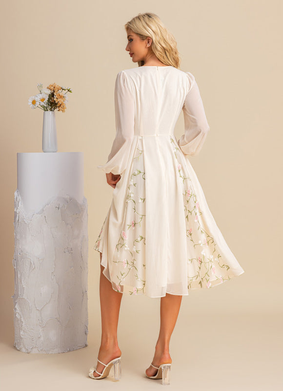 Robe Pastel Blanche Plissée Midi Élégante - gallery 1