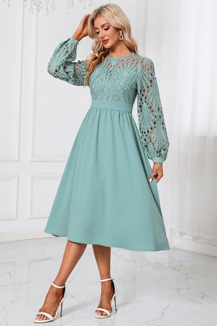 Robe Pastel Verte Col Rond Dentelle Midi