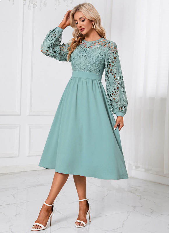 Robe Pastel Verte Col Rond Dentelle Midi