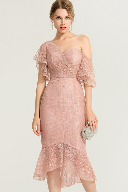 Robe Pastel Rose Décolleté Asymétrique Dentelle