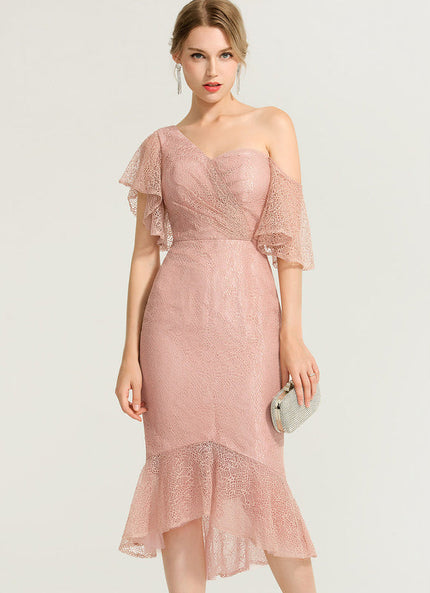 Robe Pastel Rose Décolleté Asymétrique Dentelle