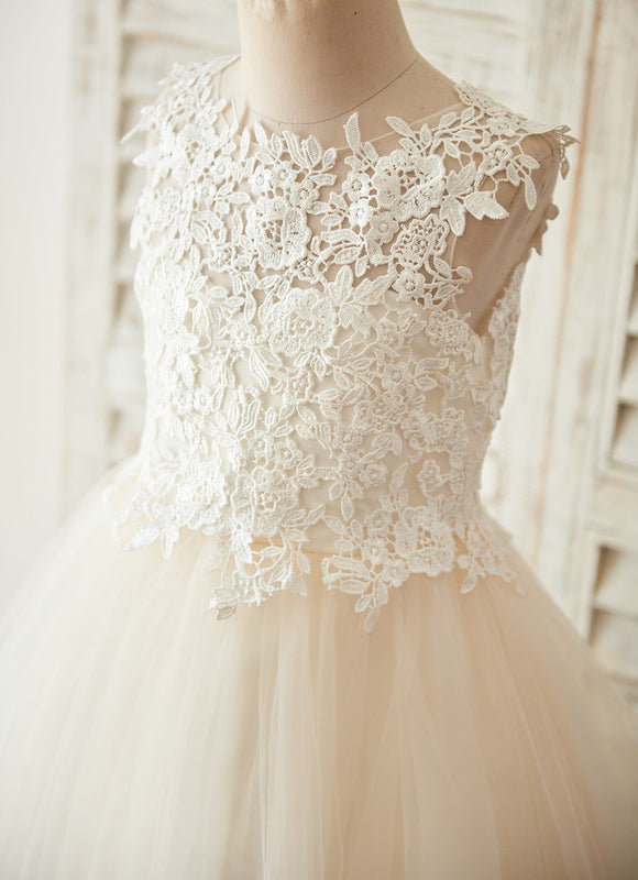 Robe Pastel Crème Dentelle Col Rond Genoux - gallery 7