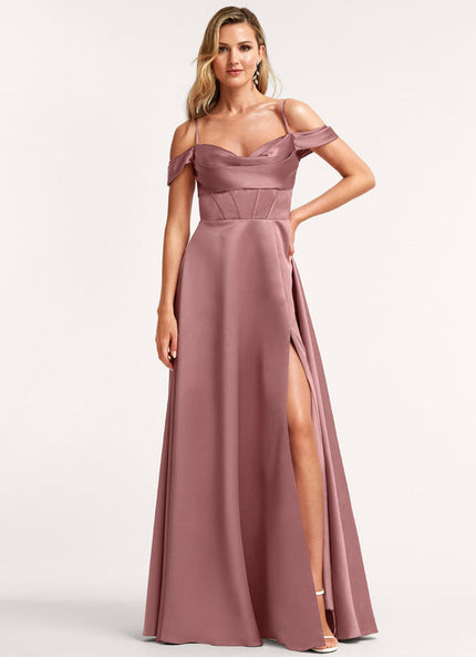 Robe Pastel Rose Décolleté Épaules Satin