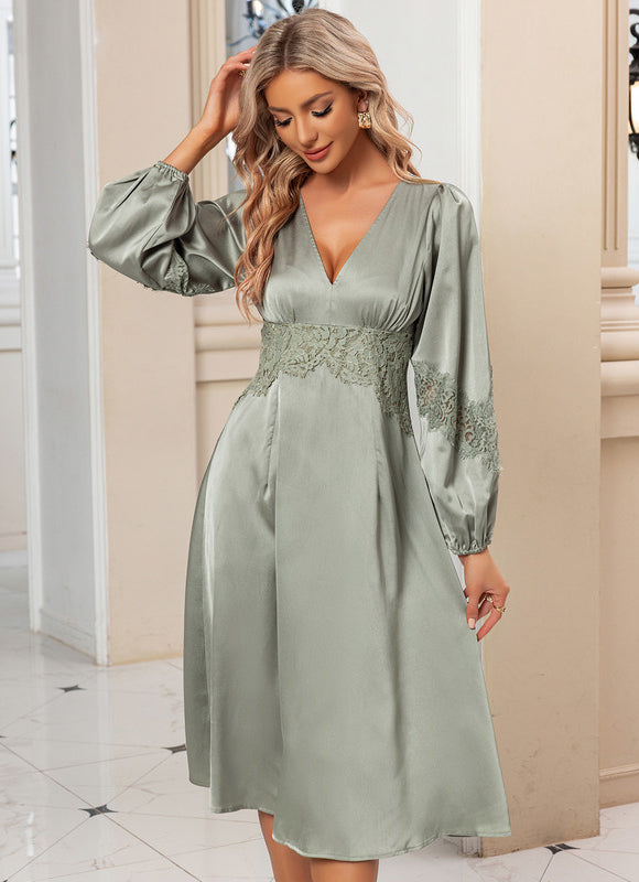Robe Pastel Sage Col V Dentelle Midi - gallery 3