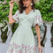 Robe Pastel Blanche À Fleurs Col V