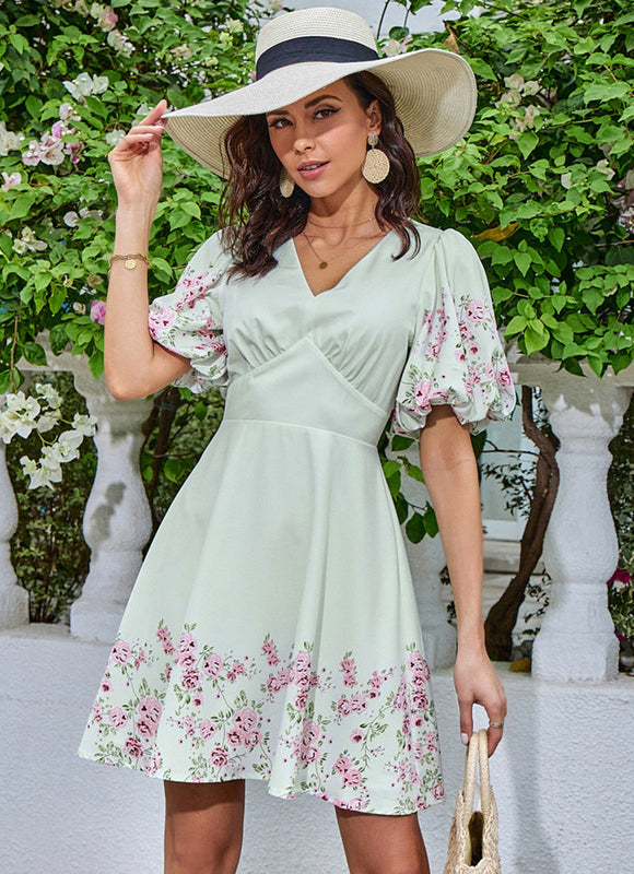 Robe Pastel Blanche À Fleurs Col V